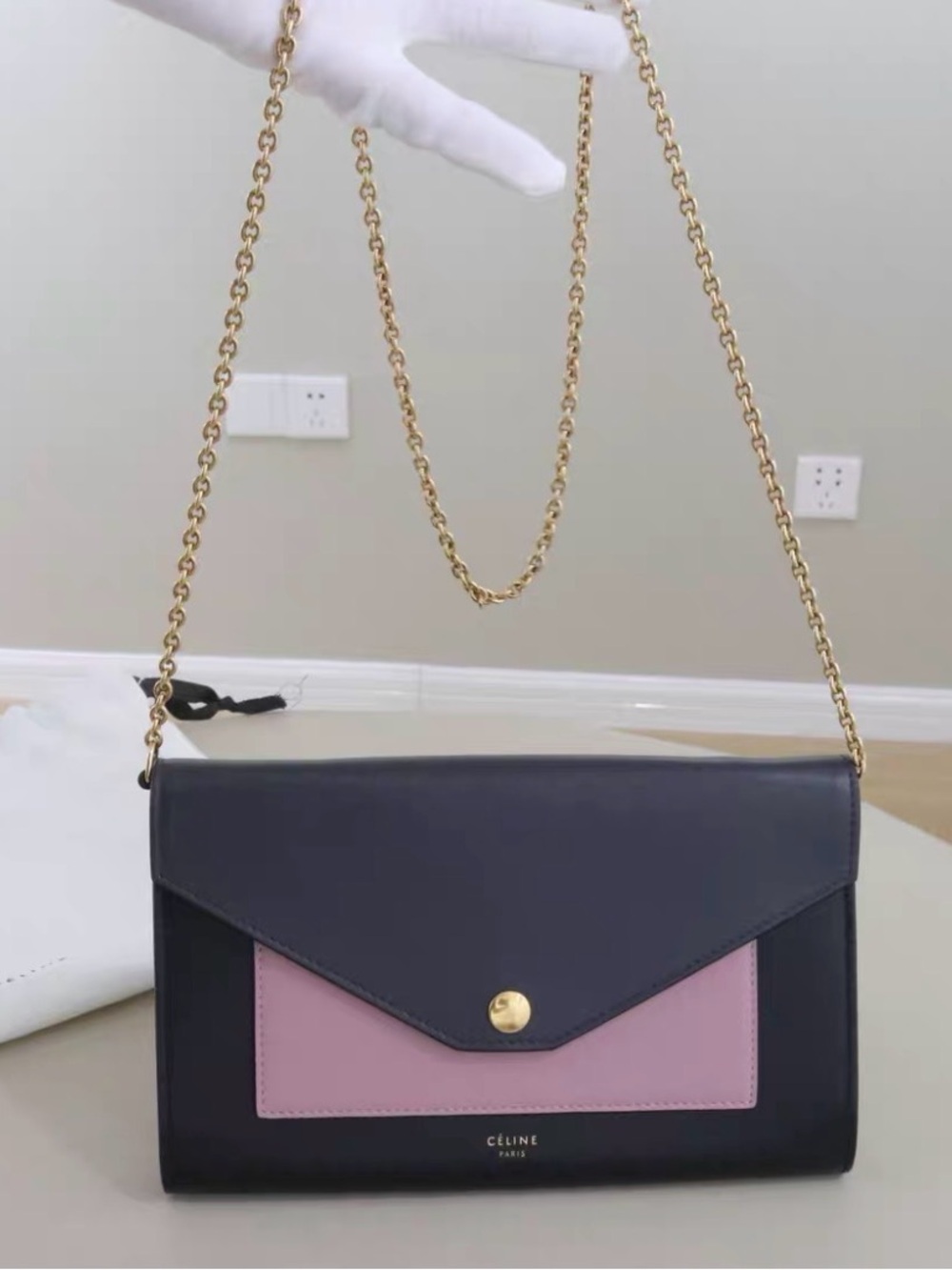 🚩steal Celine Navy and Pink Leather Chain Crossbody